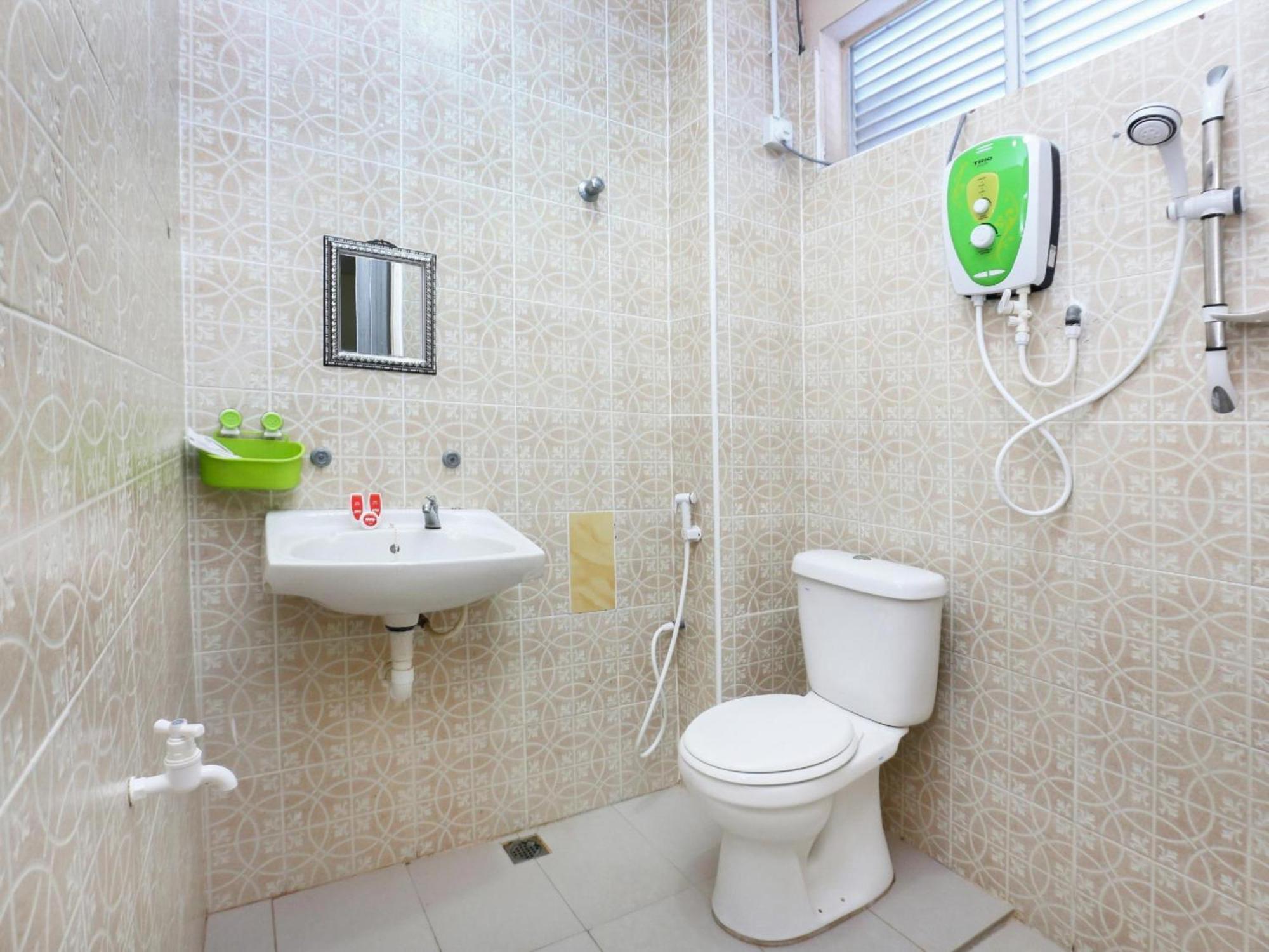 Super Oyo 89640 Hotel Pelangi Маранг Экстерьер фото