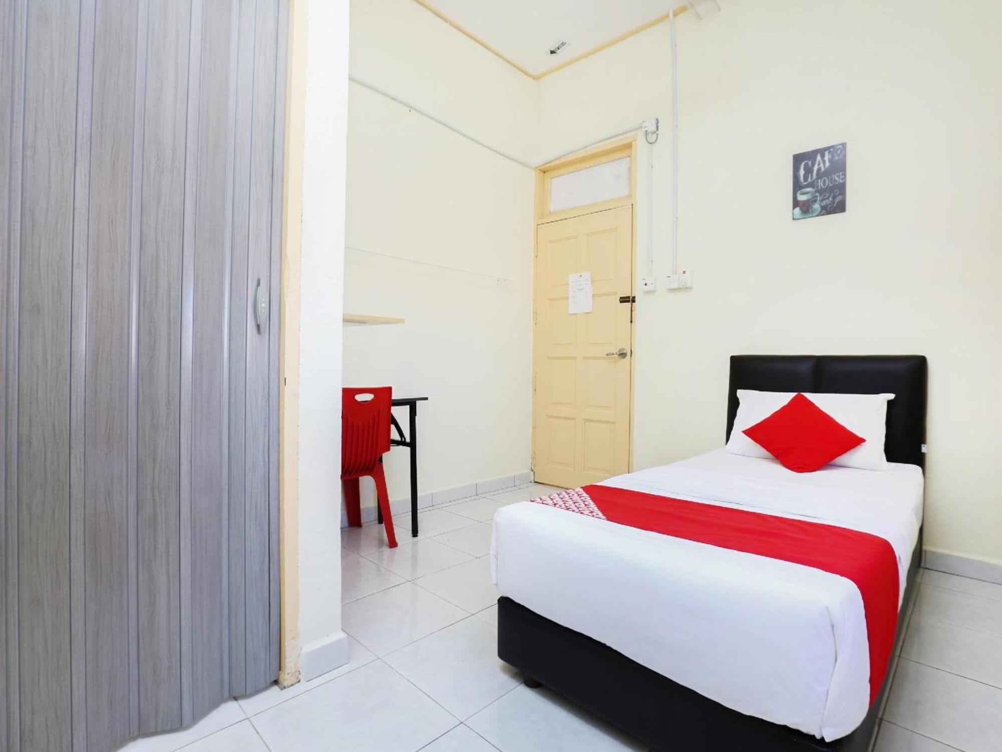 Super Oyo 89640 Hotel Pelangi Маранг Экстерьер фото