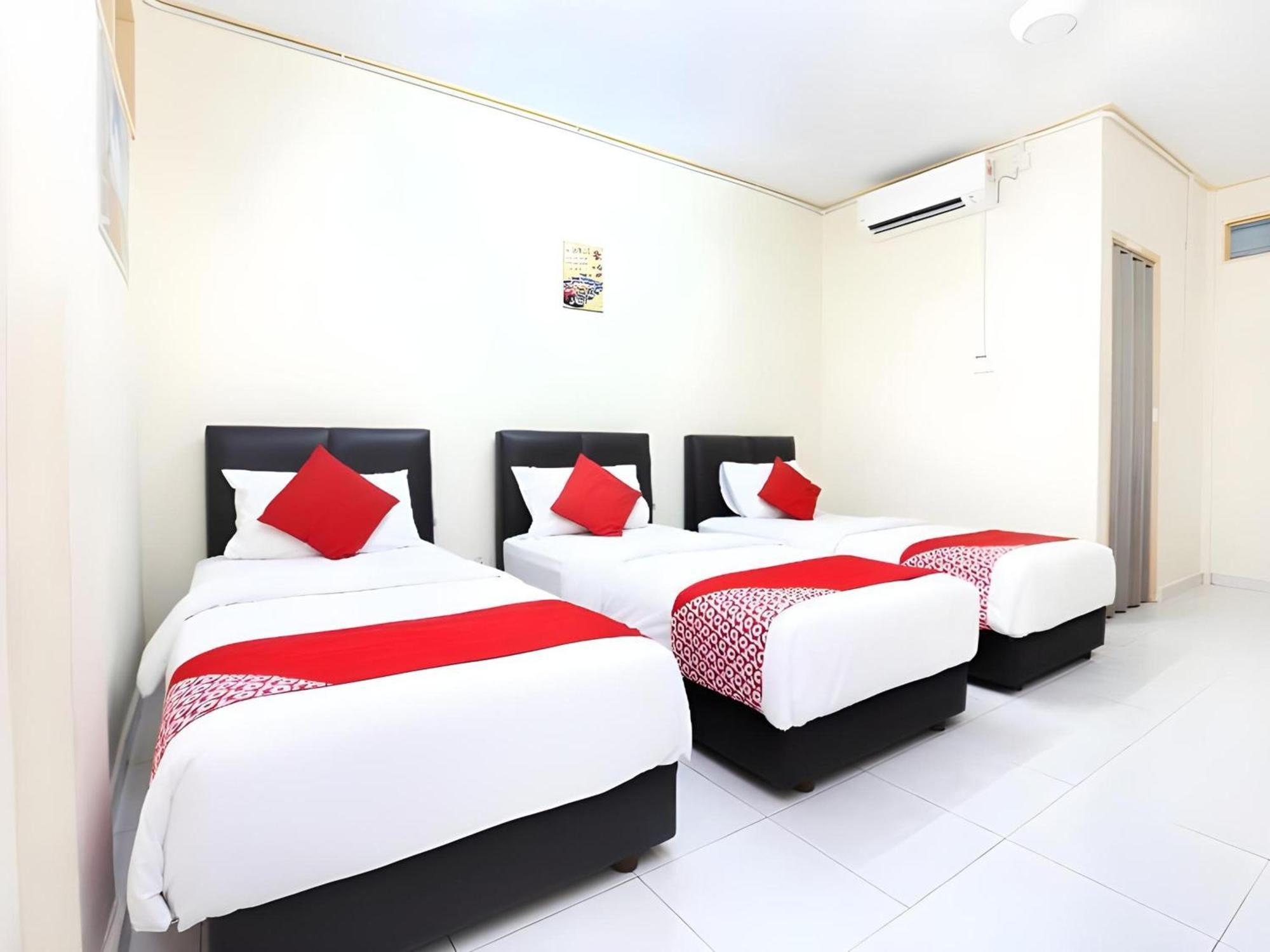 Super Oyo 89640 Hotel Pelangi Маранг Экстерьер фото