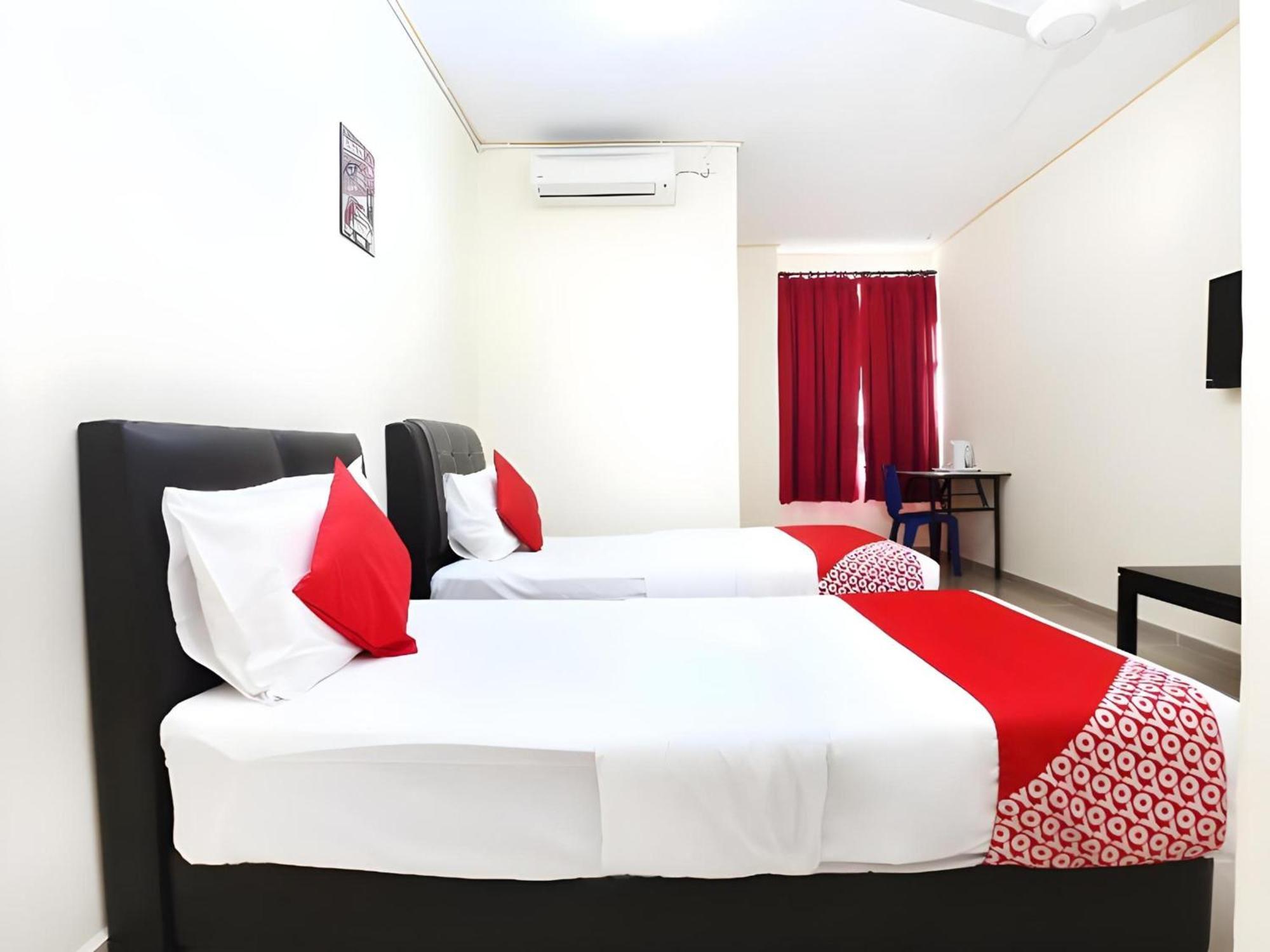 Super Oyo 89640 Hotel Pelangi Маранг Экстерьер фото