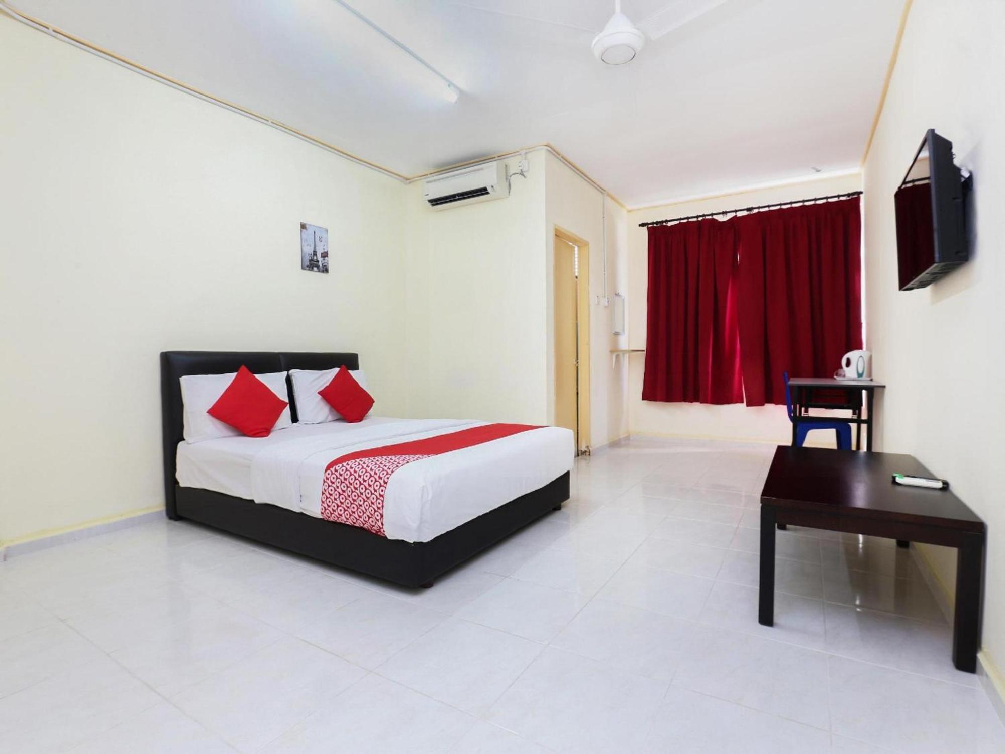 Super Oyo 89640 Hotel Pelangi Маранг Экстерьер фото