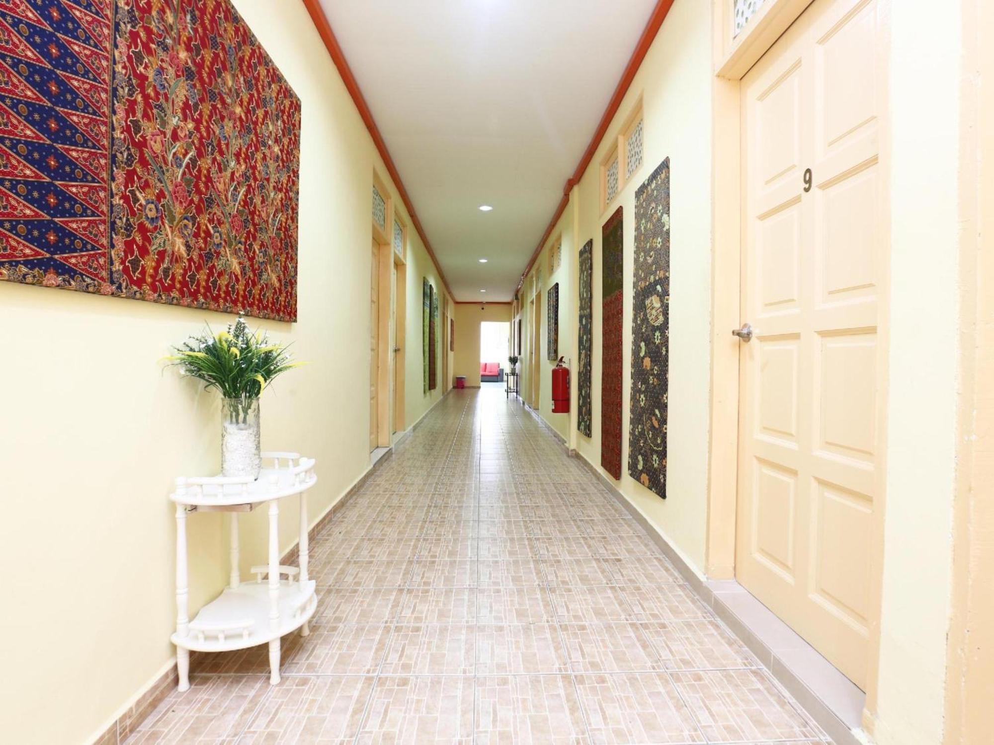 Super Oyo 89640 Hotel Pelangi Маранг Экстерьер фото