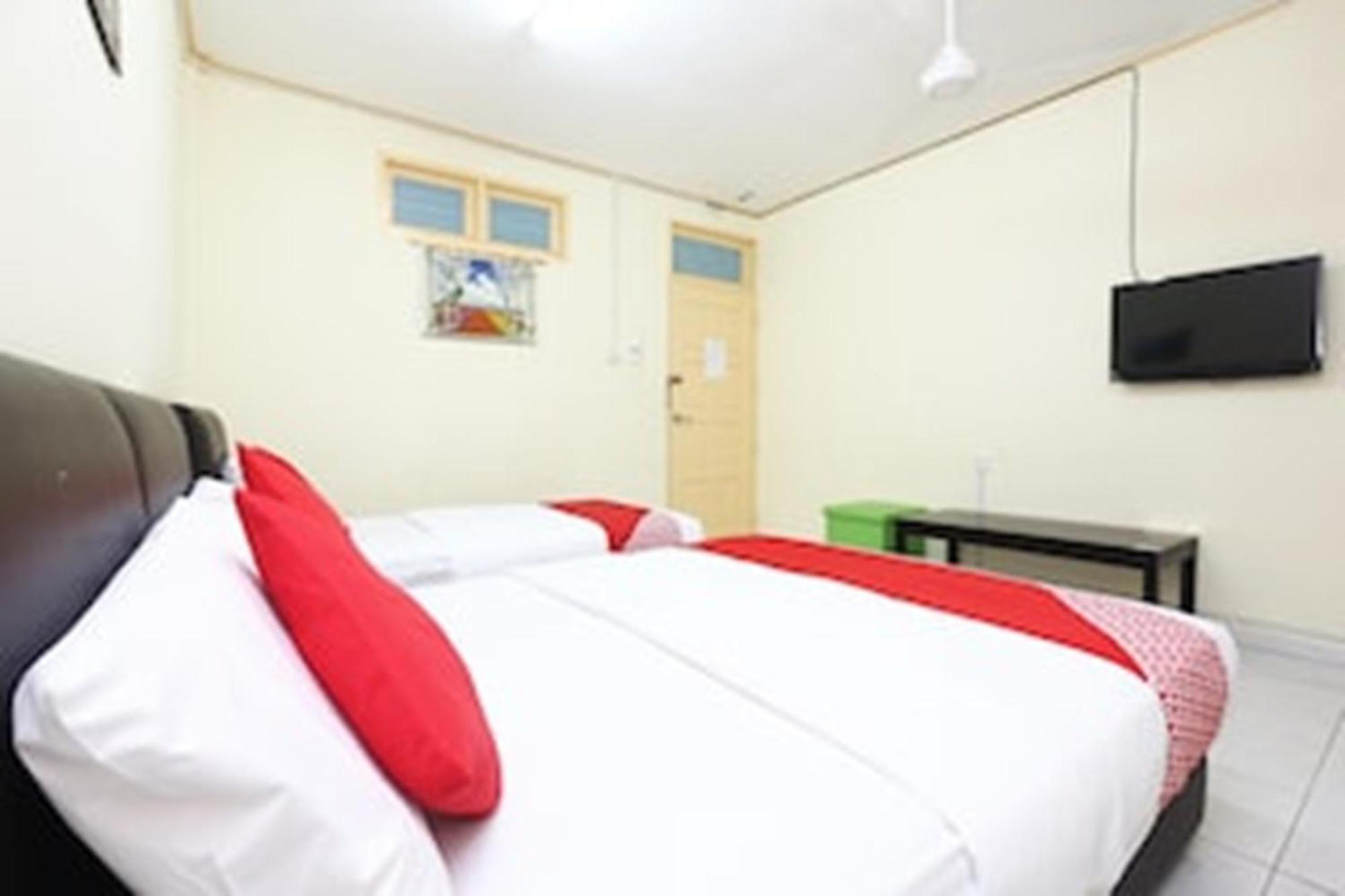 Super Oyo 89640 Hotel Pelangi Маранг Экстерьер фото