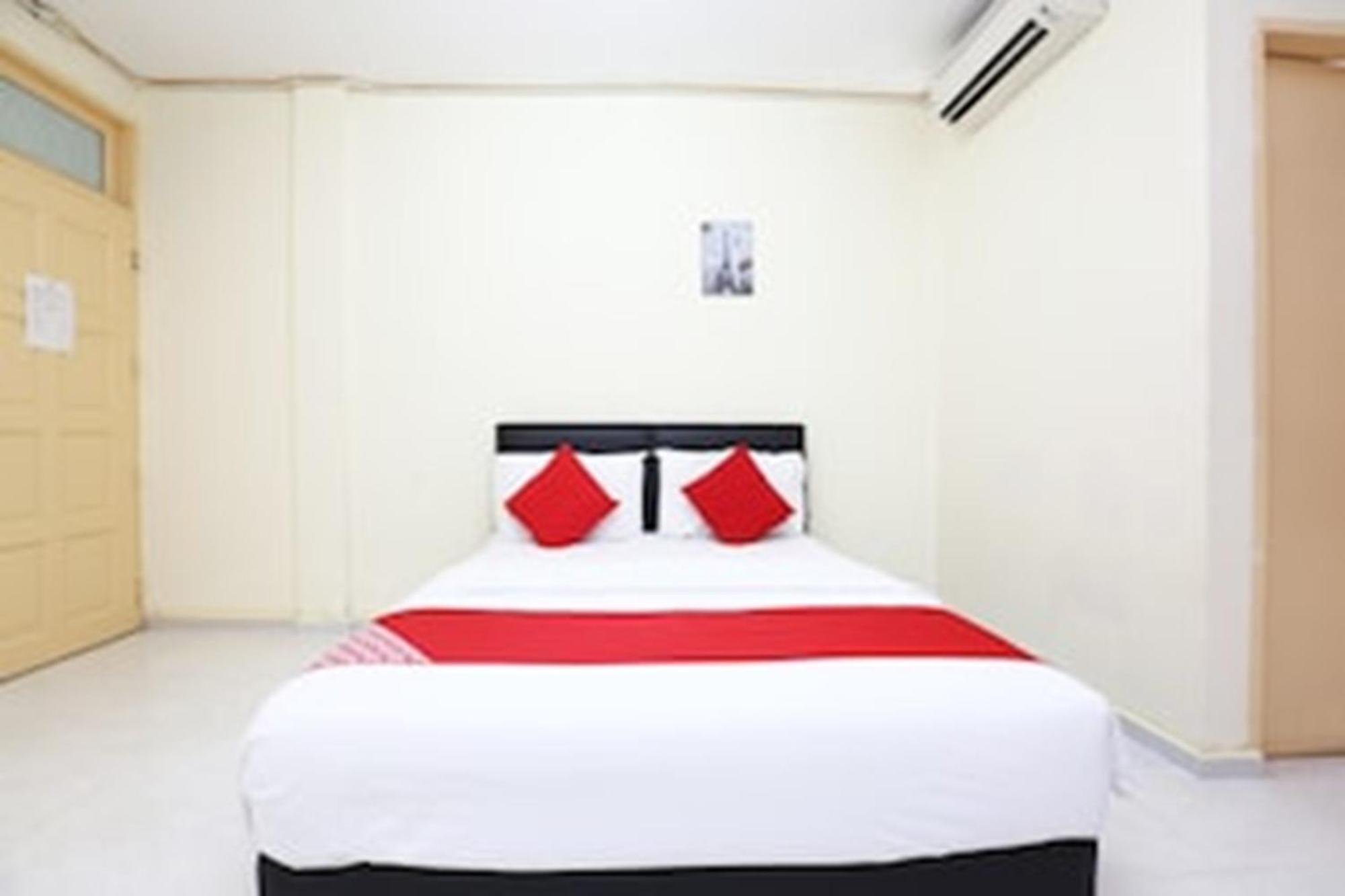 Super Oyo 89640 Hotel Pelangi Маранг Экстерьер фото