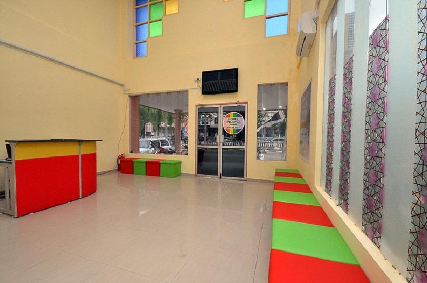 Super Oyo 89640 Hotel Pelangi Маранг Экстерьер фото